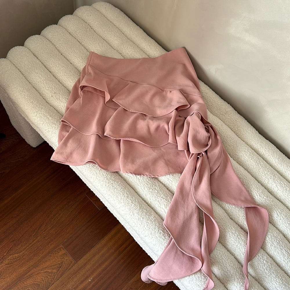 Zara ruffled pink skirt